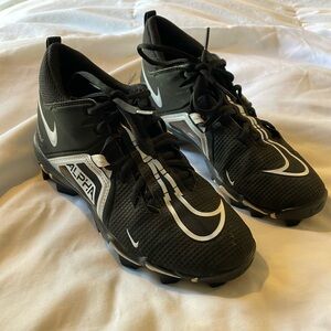 Nike Kids' Alpha Menace 3 Shark Mid Football Cleats